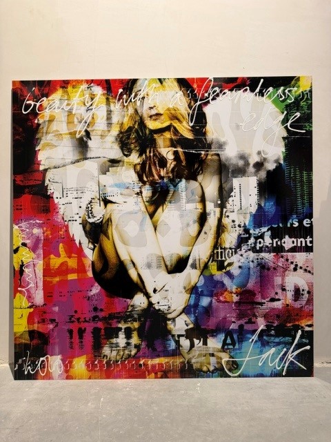 web7 BEAUTY WITH A FEARLESS EDGE- 120 X 120